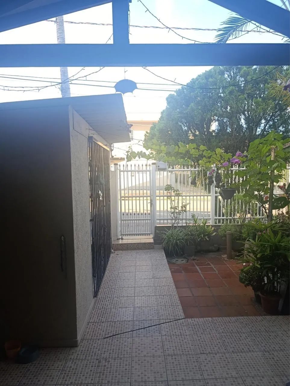 Vende-se Casa 04 Dormitórios e 02 Studios para locação  - Foto 3