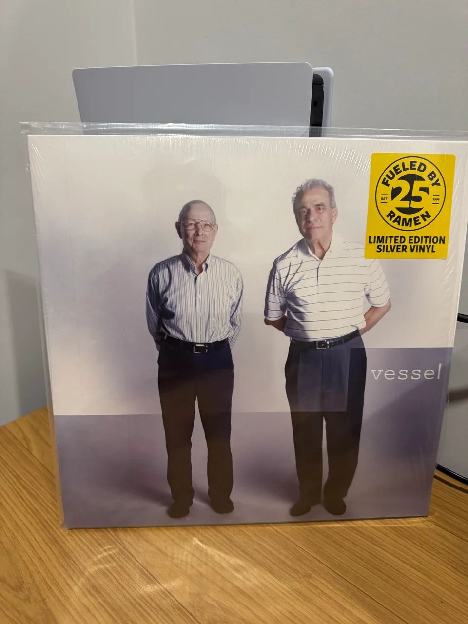 Twenty One Pilots - Vessel Silver