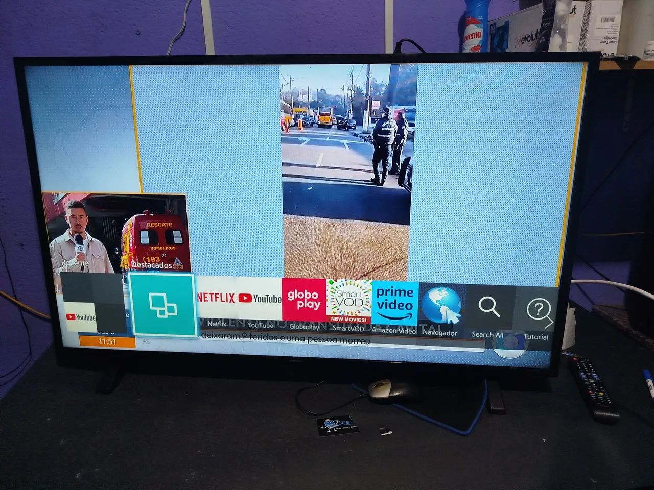 TV Smart 48 polegadas completo com pezinho e controle