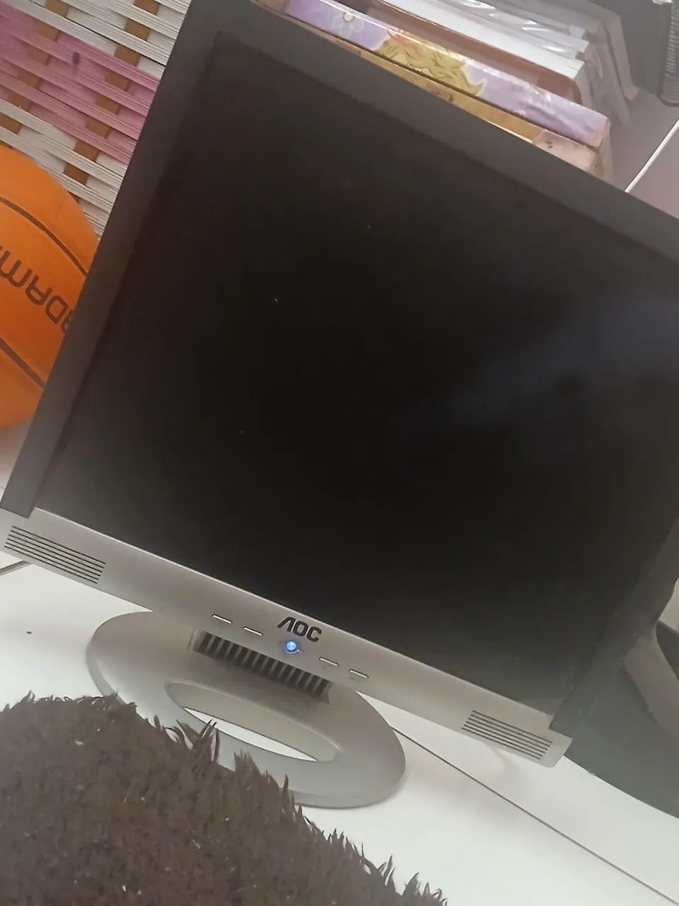 Monitor da marca  AOC  - Foto 2
