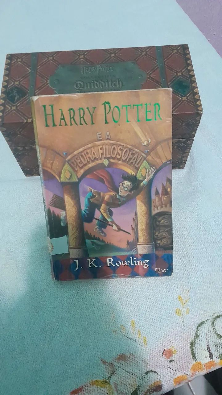 Baú Quadribol + livro HARRY POTTER - Foto 5