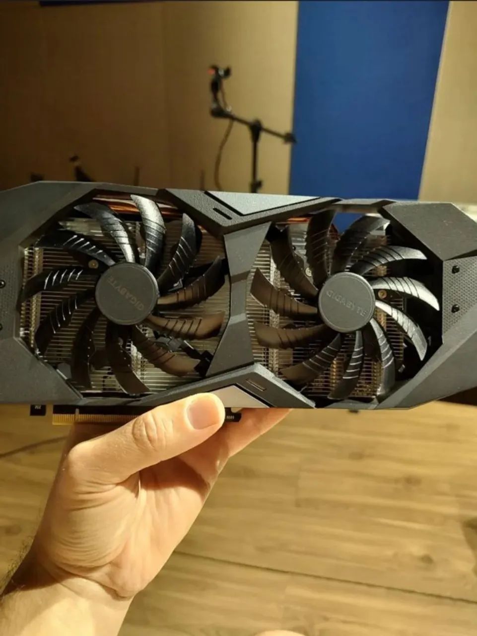 GTX 1660 TI Gigabyte perfeita
