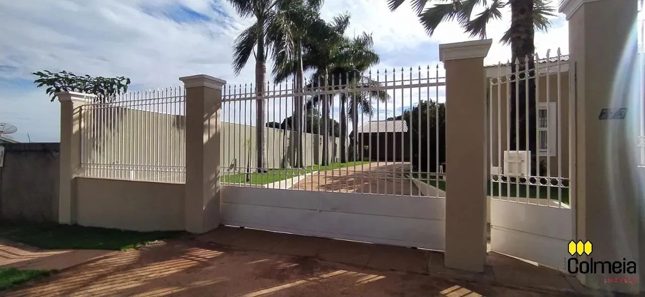 CASA COM PEÇAS ESPAÇOSAS E ACONCHEGANTES. - Foto 2