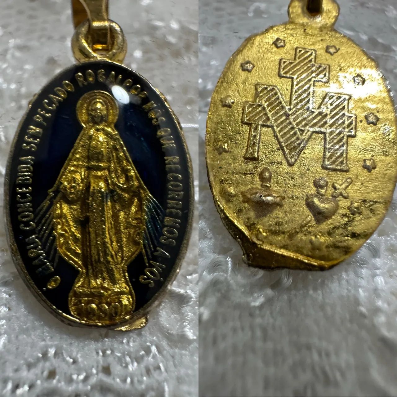 PINGENTE/MEDALHINHA VIRGEM MARIA COM INSCRIÇÃO  - Foto 3