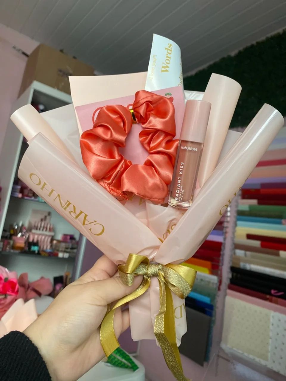 Presente mini buquê de maquiagem - Foto 4