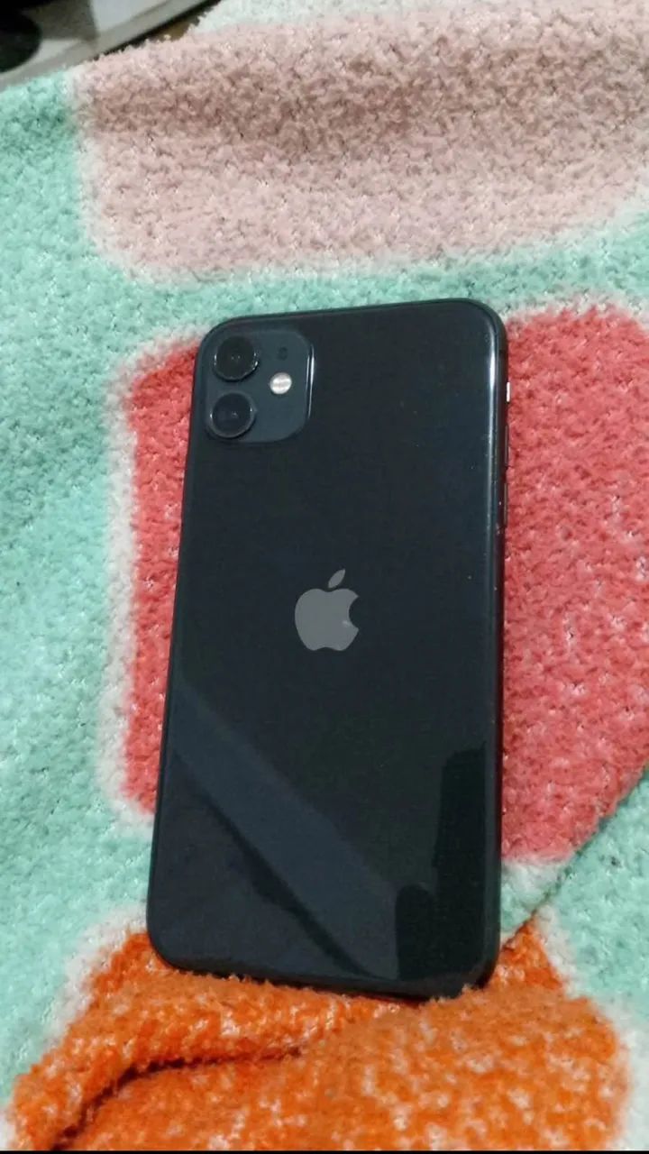 iPhone 11 64gb todo original - Celulares e Smartphones