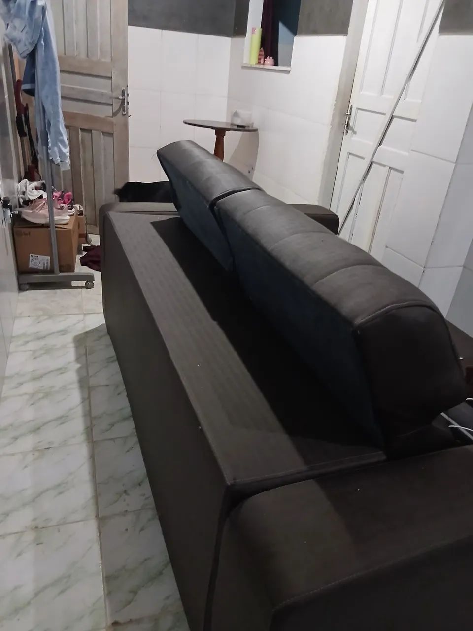Sofá retrátil seme novo - Foto 2