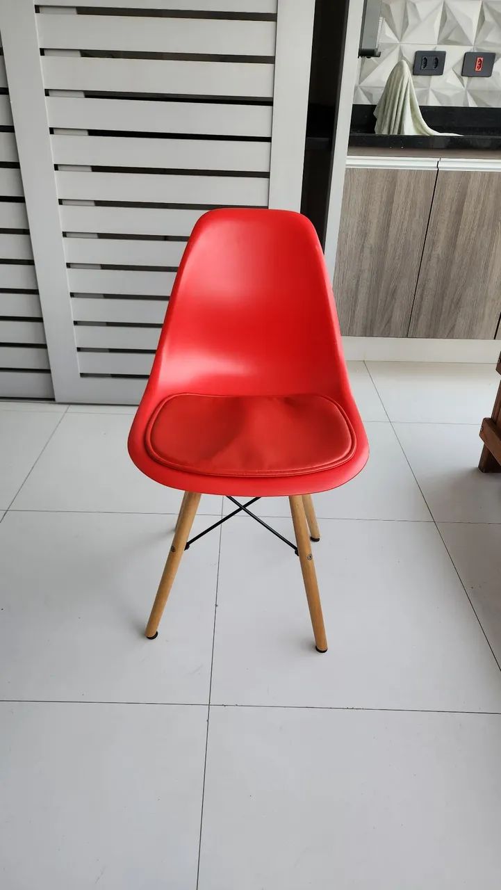 Cadeira Eifflel Vermelha