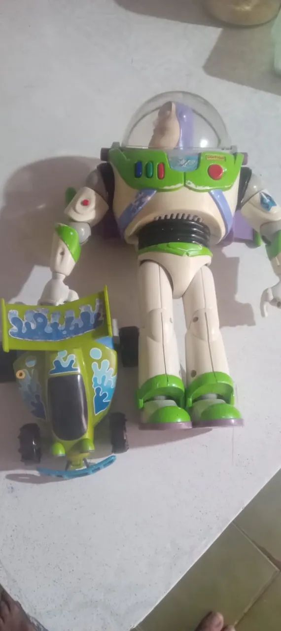 boneco do toy story, buzz lightyear e carro. - Foto 2