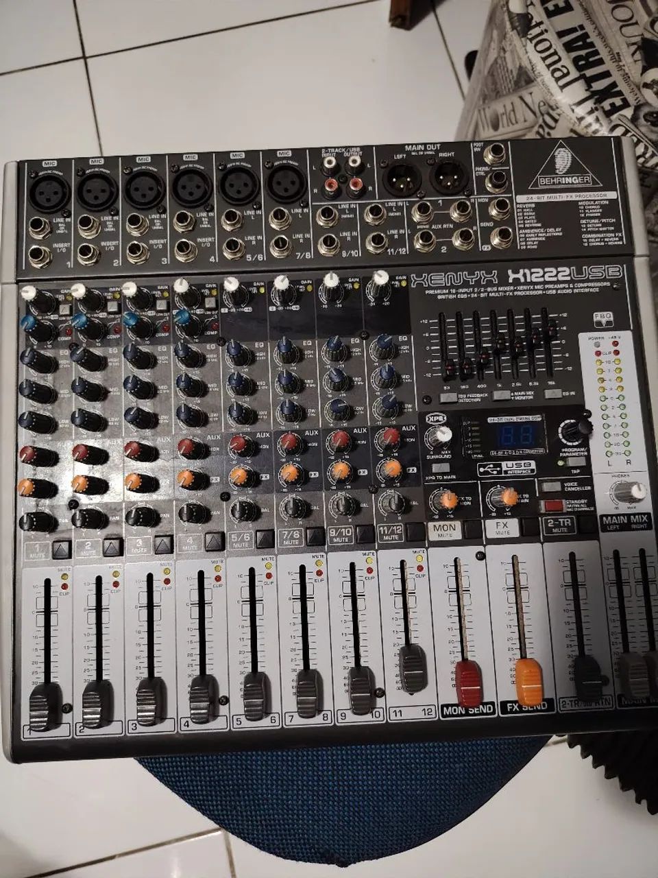 Mesa de Som Beringher XENYX1222USB