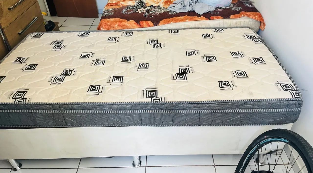 Cama Box Solteiro Completa (Colchão + Base) - Super Conservada - Foto 2