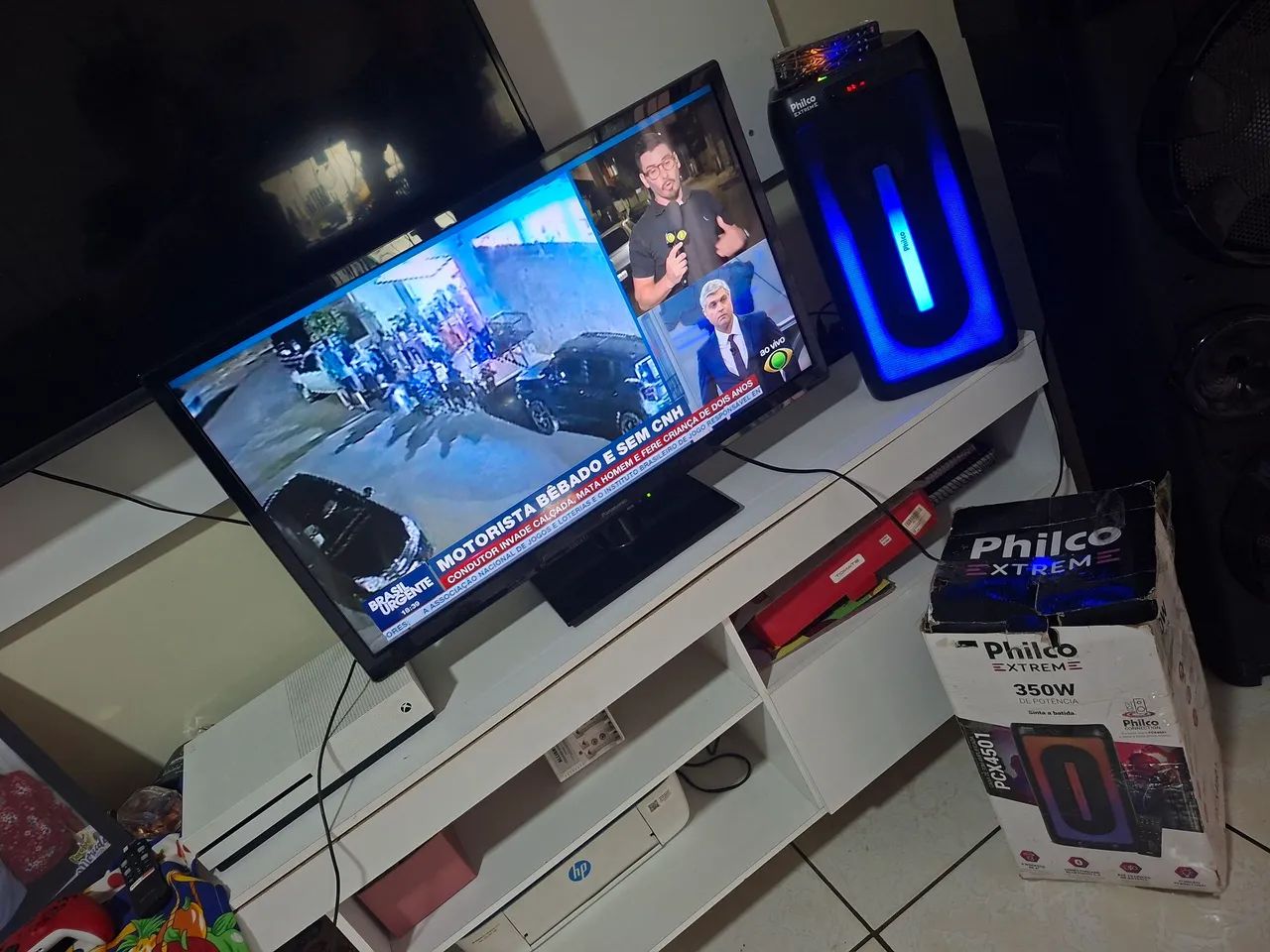 Vendo TV e caixa de som
