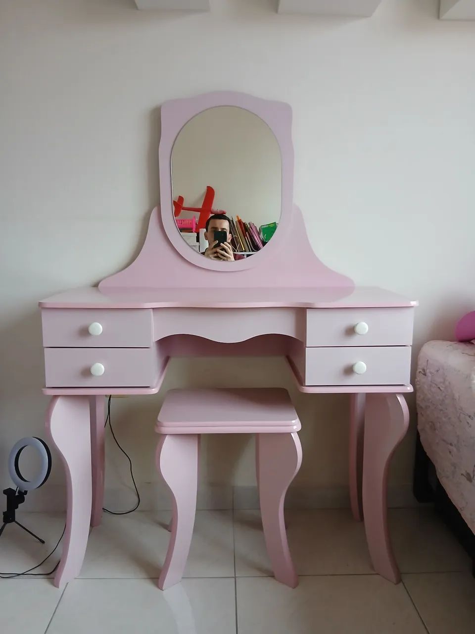 Penteadeira Rosa com Banqueta