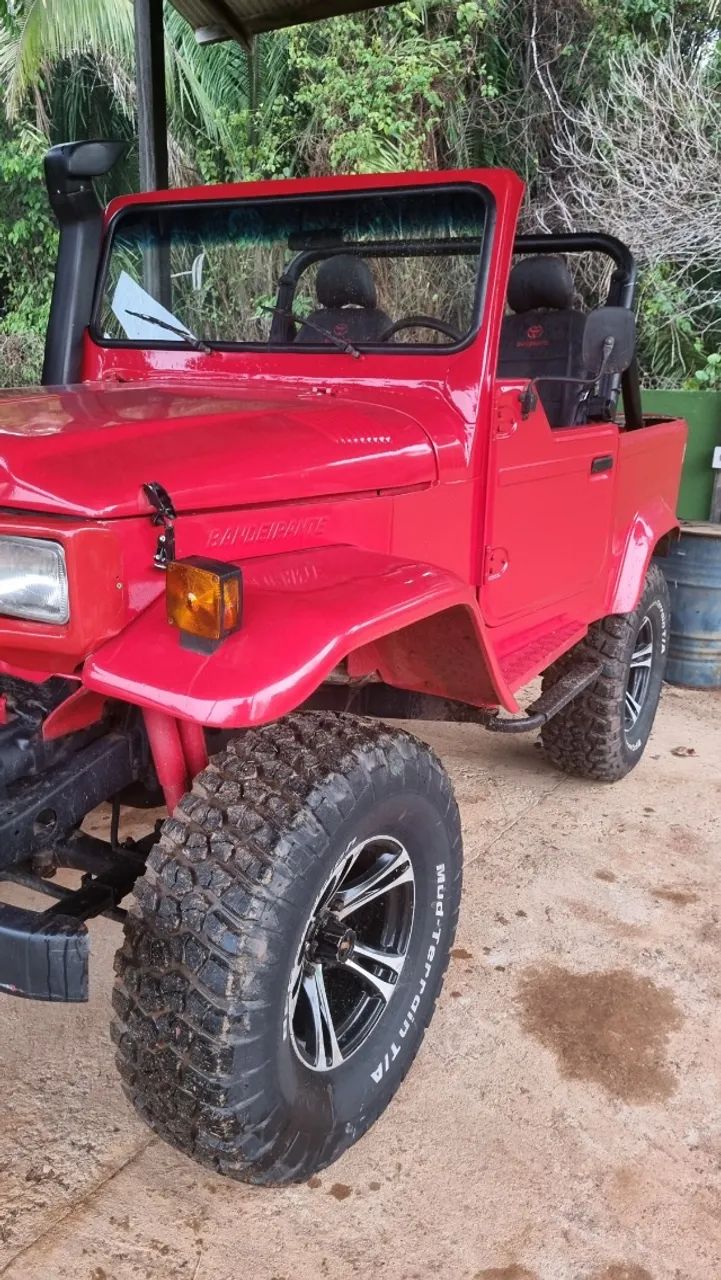 Toyota Band.Jipe Cap.de Aço Chas. Curto Diesel 1985