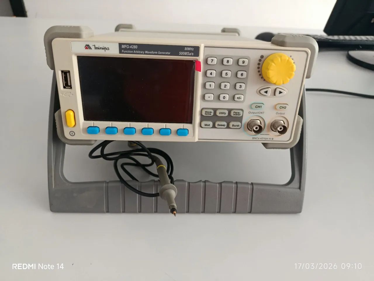 Gerador de Funções Arbitrárias Minipa, modelo MFG-4280. 403953374871562240