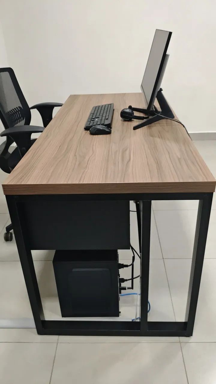MESA DIRETOR COM GAVETEIRO SEM DETALHES - Foto 2