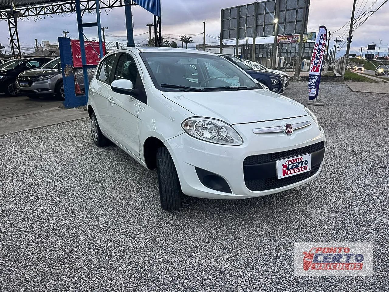 Fiat Palio Attractive 1.0 EVO Fire Flex 8V 5P 2013 - Foto 3