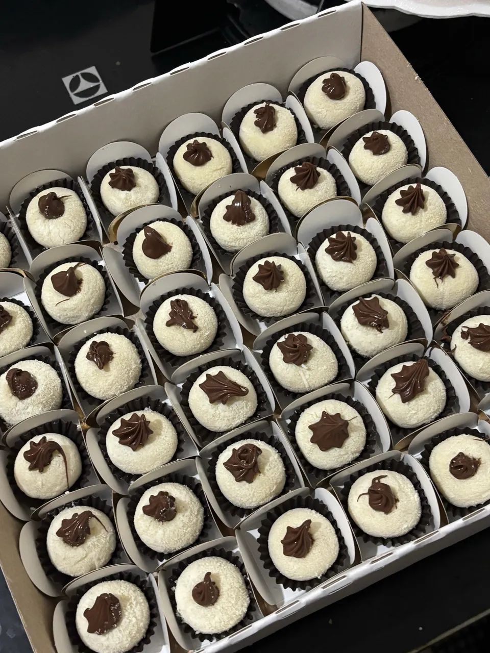 Brigadeiros deliciosos e perfeitos para adoçar seu evento ! - Foto 3