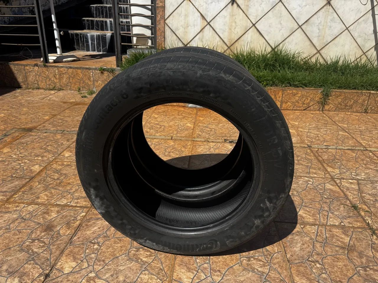 225/60
R18　104W　2本　24年製　ヨコハマ　アドバン　V553　溝7.5　251117001 Pneu 225/60/18 - Peças para carros, vans e utilitários - Setor