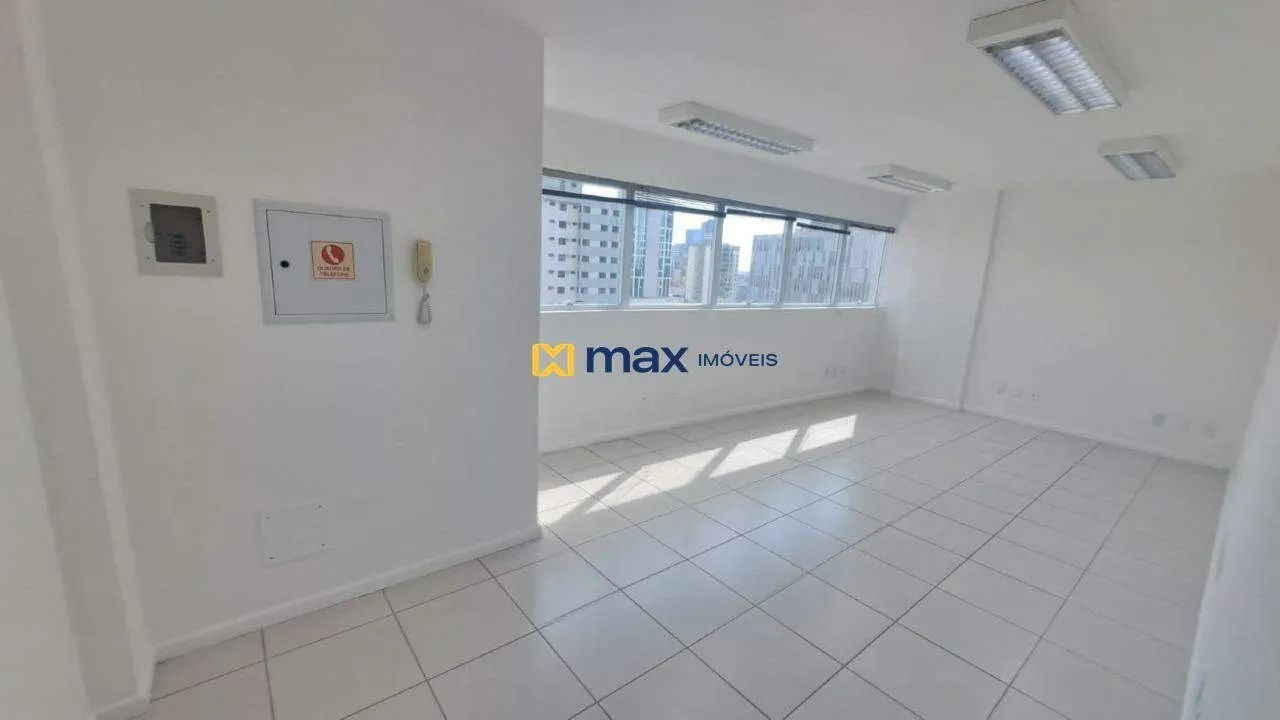 Sala Comercial com 29 m² e 1 Vaga de Garagem, bairro Centro, Itajaí - Foto 2