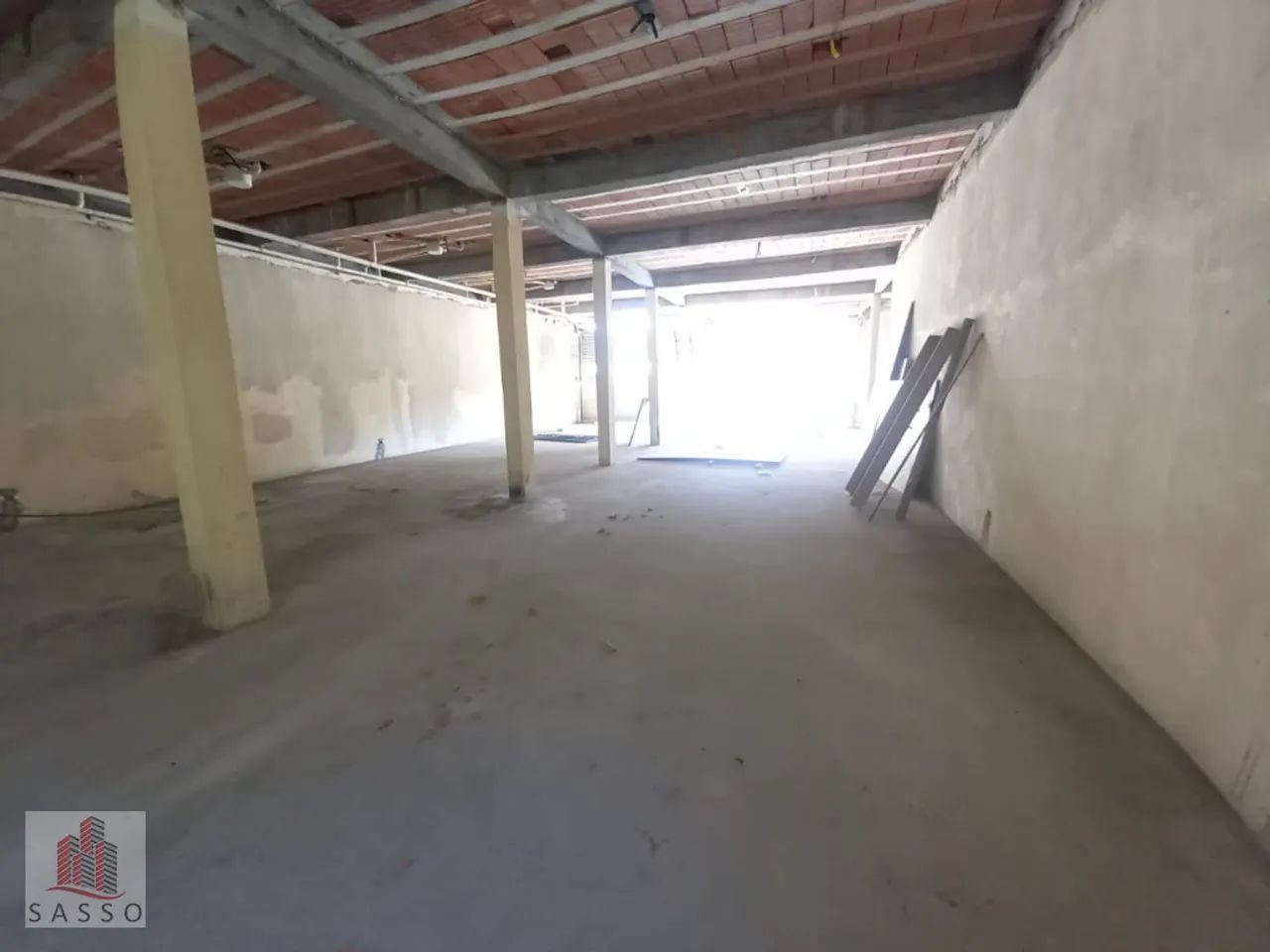Vendo Prédio com galpão térreo e 10 apartamentos em Francisco Morato.
