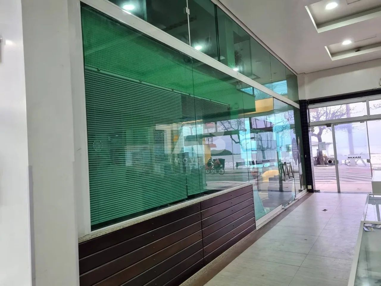 Sala Comercial à Venda em Balneário Camboriú - Foto 5