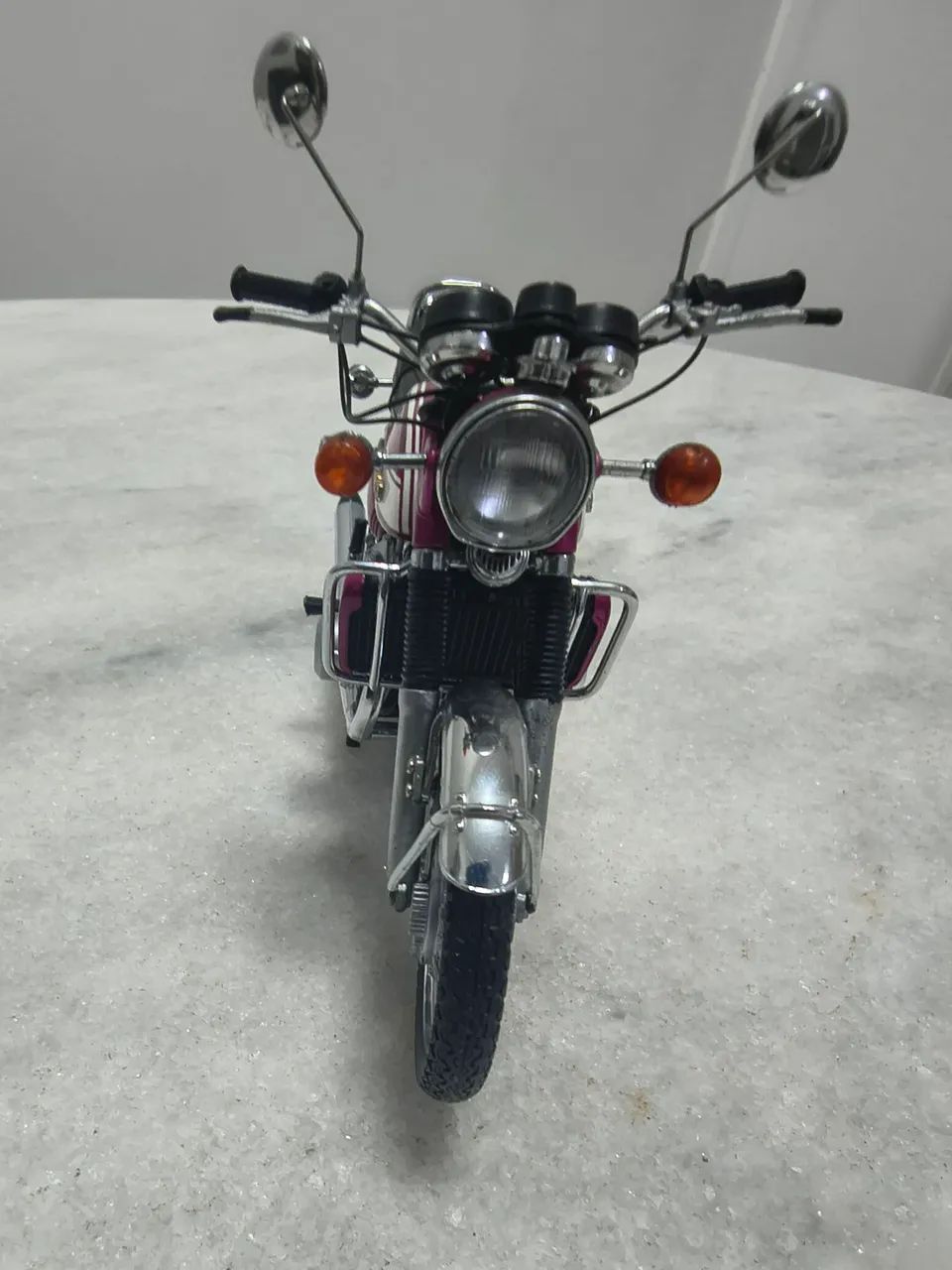 Suzuki GT 750  Escala 1:12'Minichamps - Foto 3
