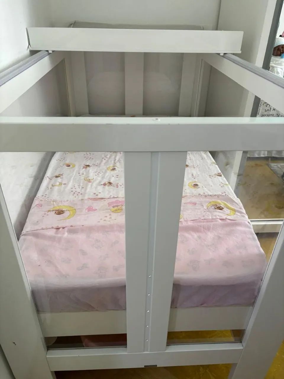 Berço + colchão, trocador e saia - Foto 2