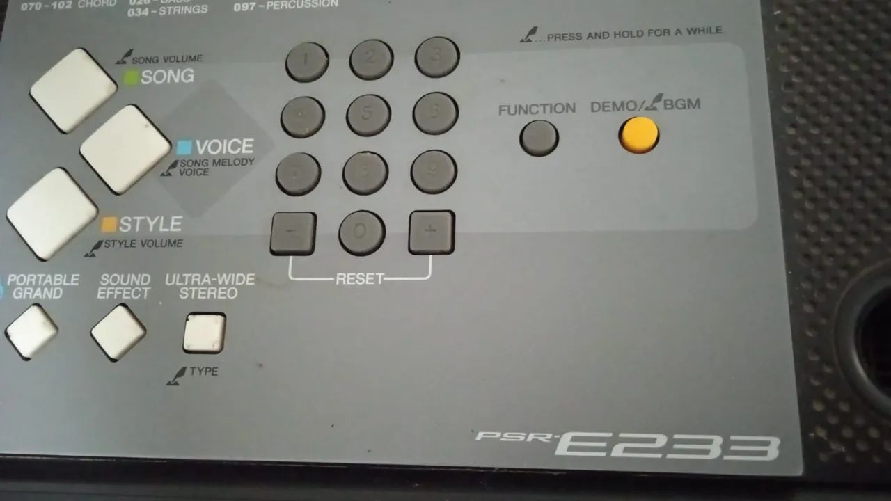 Teclado Yamaha PSR E233 - Foto 2