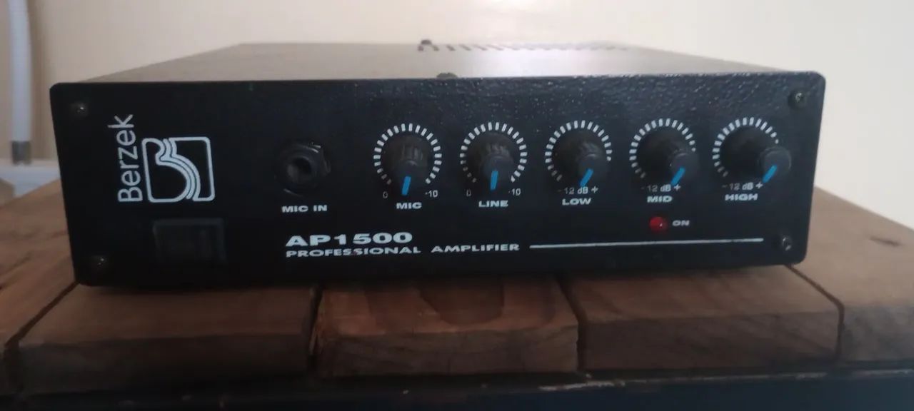 Amplificador Berzek AP 1500