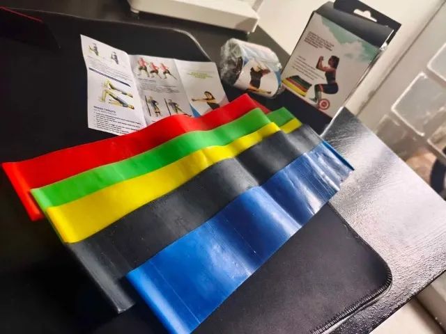 KIT 5 FAIXAS ELÁSTICAS MINI BANDS ? TREINO EM ACADEMIA E EM CASA - Foto 2