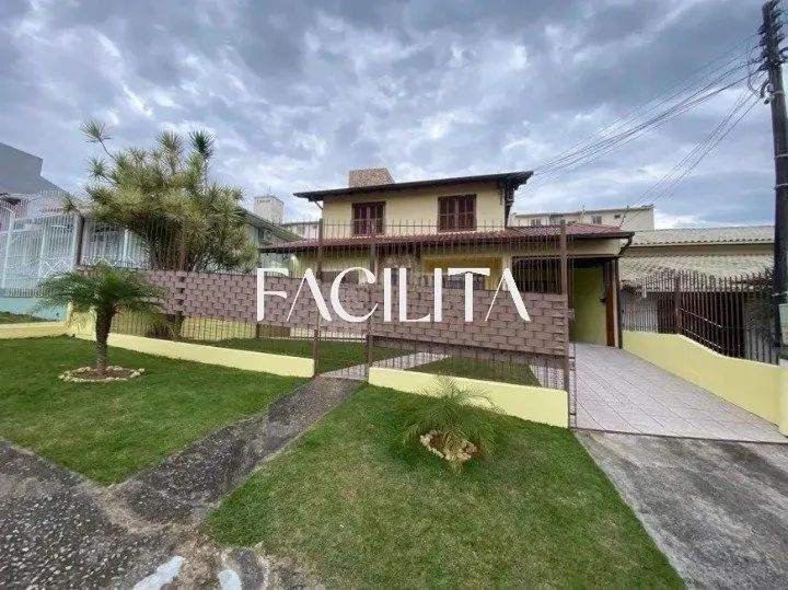 Casa com 3 quartos para no bairro Abraão, Florianópolis
