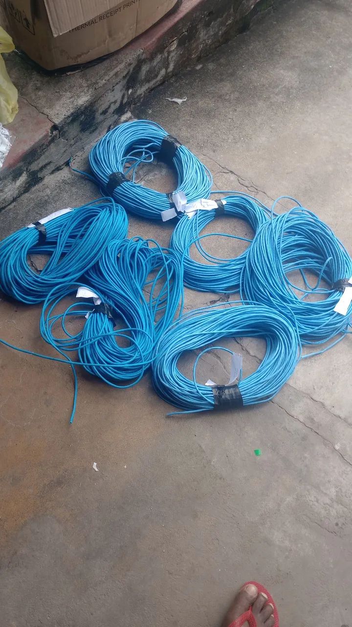Cabos de rede ethernet cat 5e. Diversos comprimentos. 