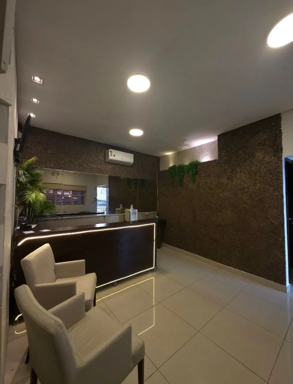 Clínica Odontológica no Centro de Cuiabá com 3 Consultórios Completos 