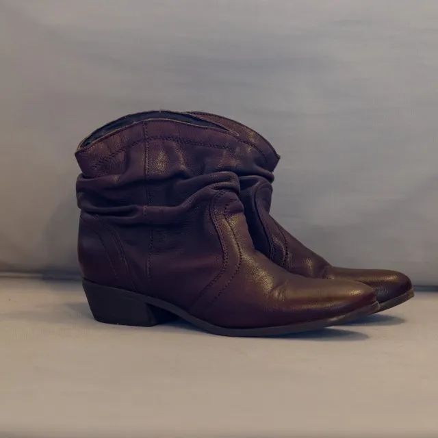 Bota Marrom de Couro Constance Tamanho 36 - Foto 4
