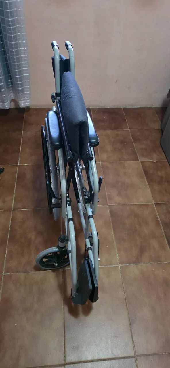 Cadeira de rodas  - Foto 2