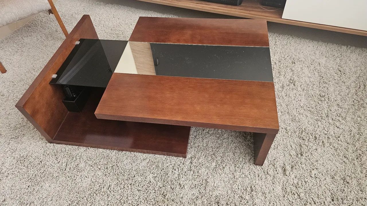 Mesa de centro em madeira