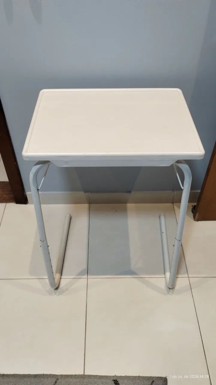 MESA PEQUENA PORTÁTIL