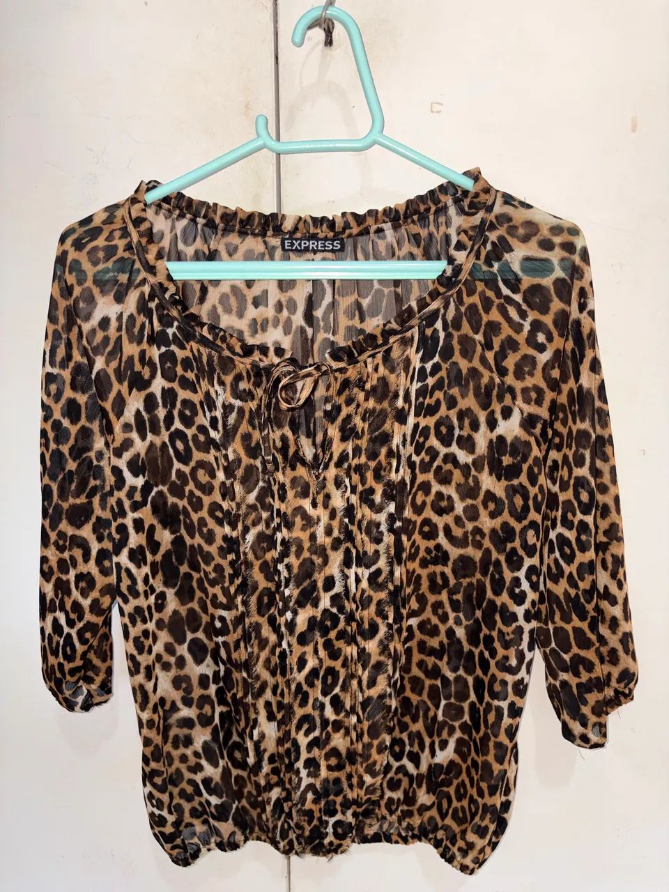 blusa express oncinha transparente m - Foto 2