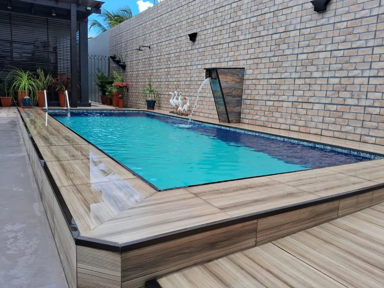 ~CASA COM PISCINA À VENDA PRÓX. DE TUDO !!! - Foto 5