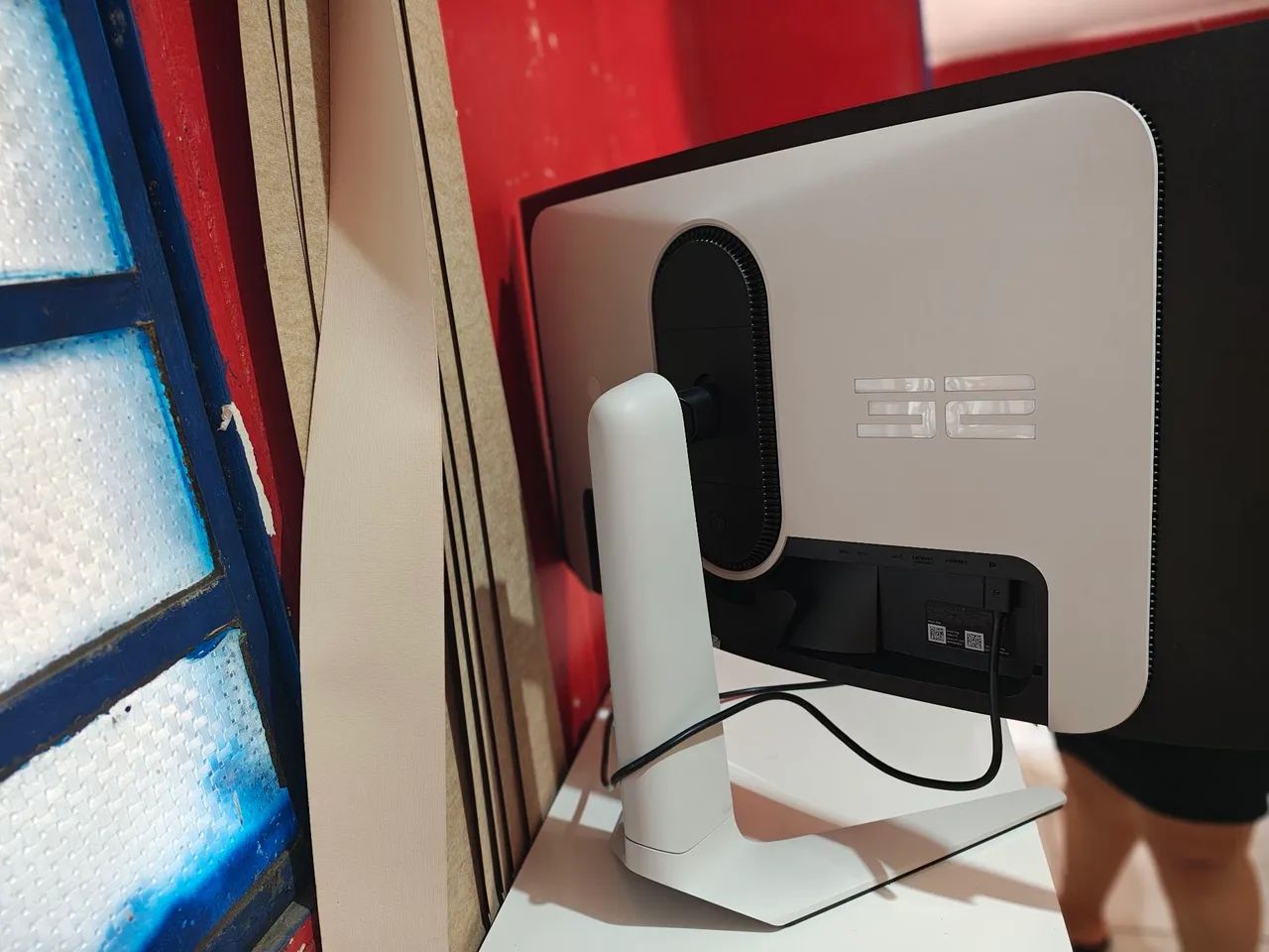 Monitor QD OLED Alienware AW3225QF. - Foto 3