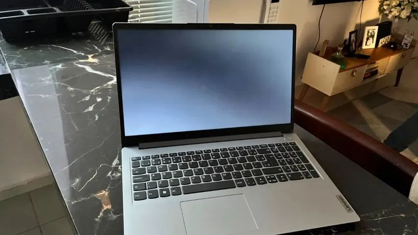 Vendo Notebook Lenovo IdeaPad 1 15IAU7  - Foto 3