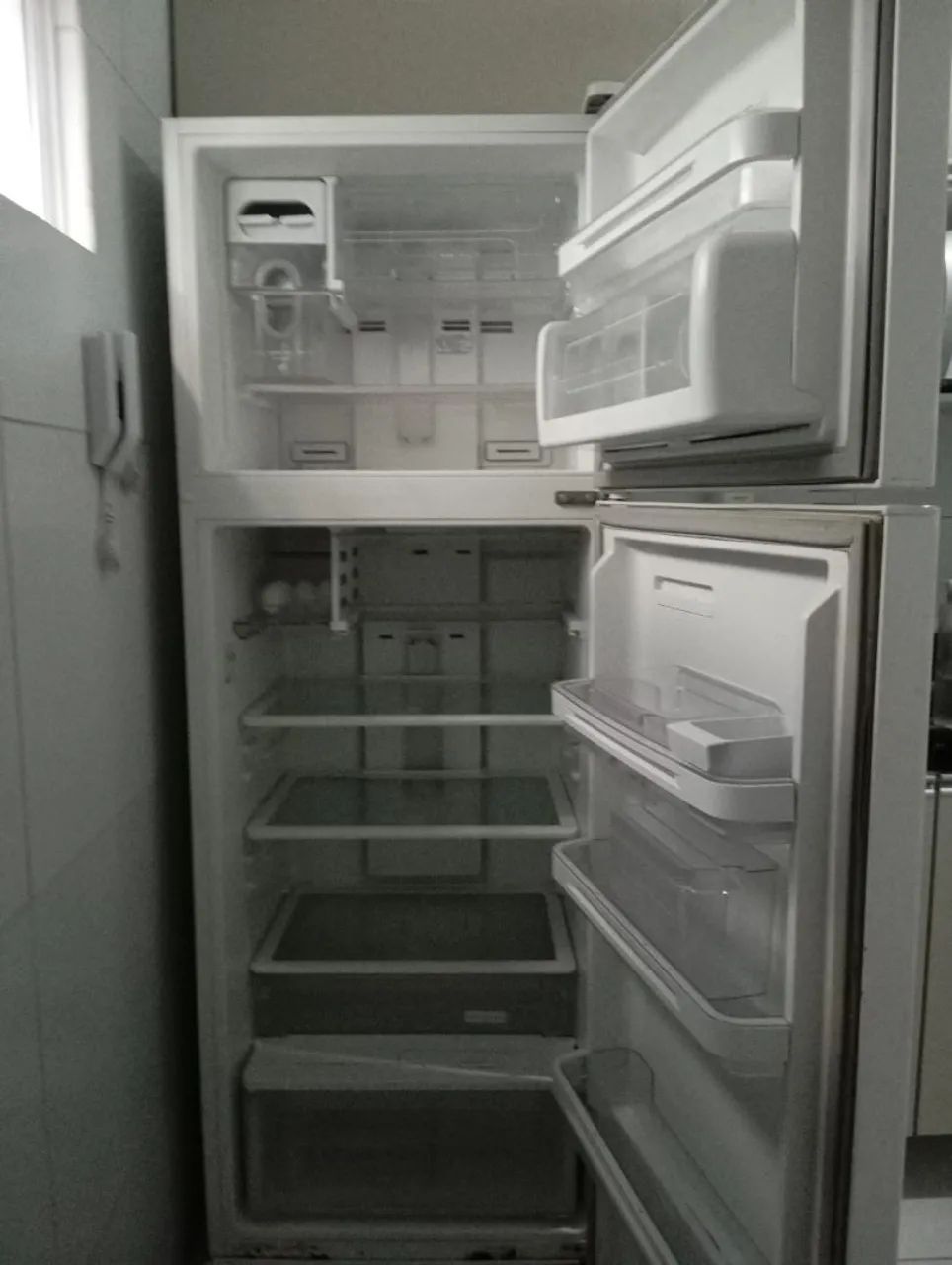 Vendo uma geladeira Eletrolux  - Foto 2