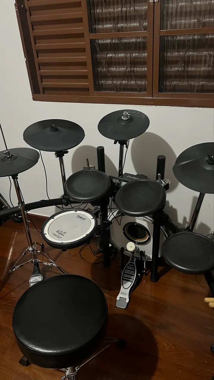 BATERIA ROLAND COMPLETA