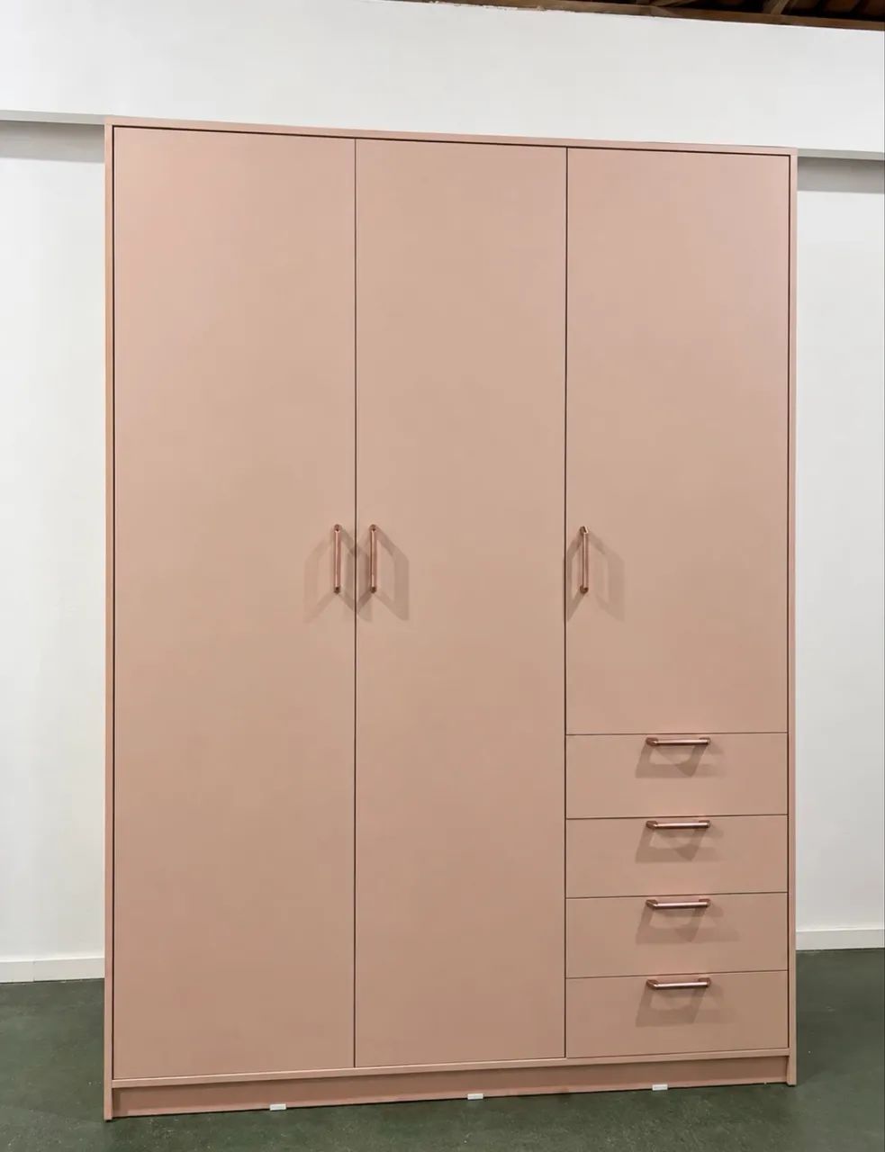 Guarda roupa rosa 100% MDF