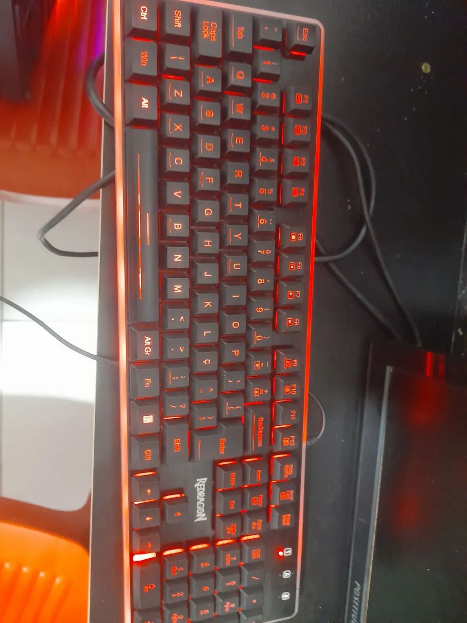 Vendo teclado mecanico rgb - Foto 2
