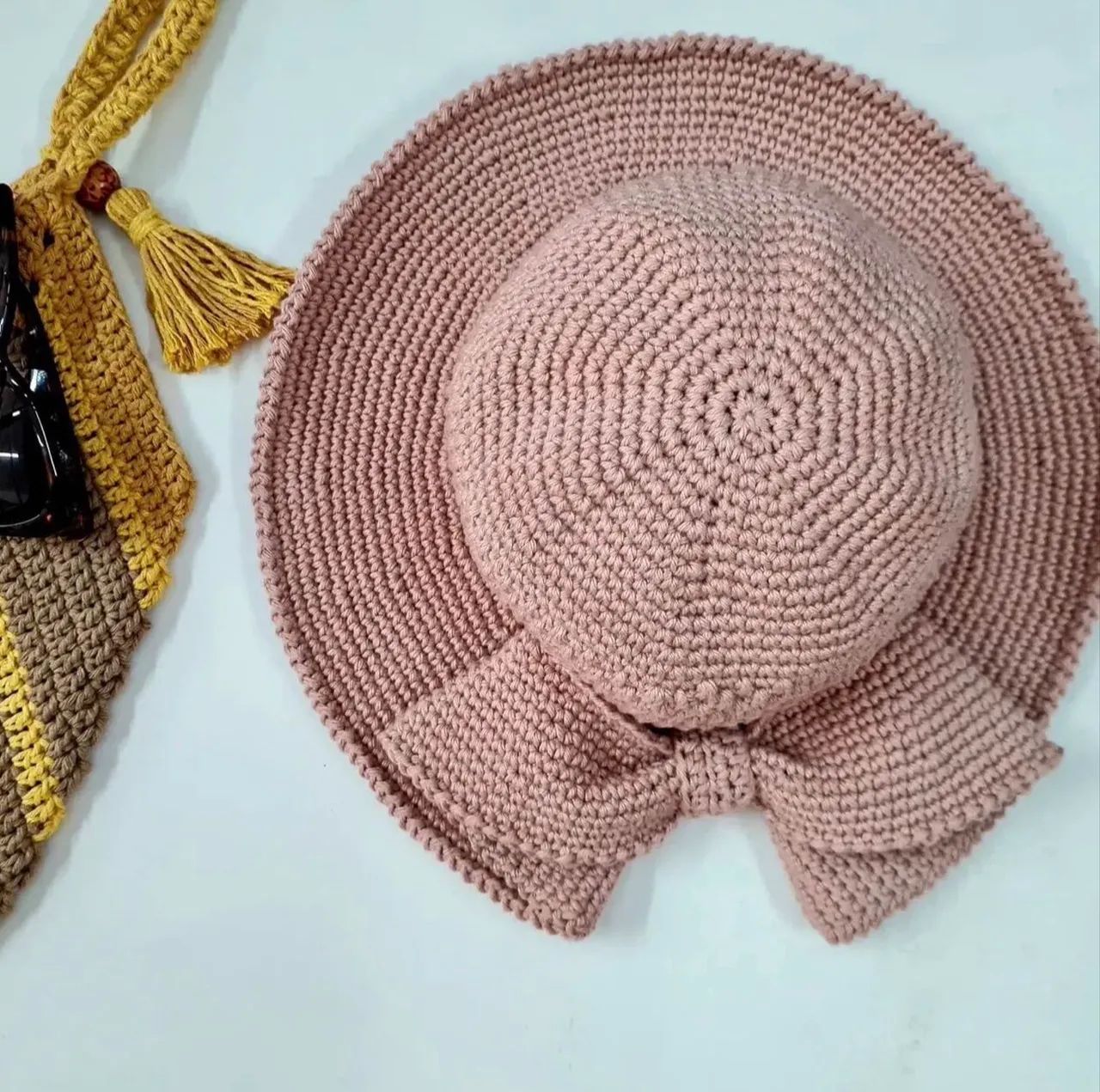 Kit chapéu e bolsinha de crochê 