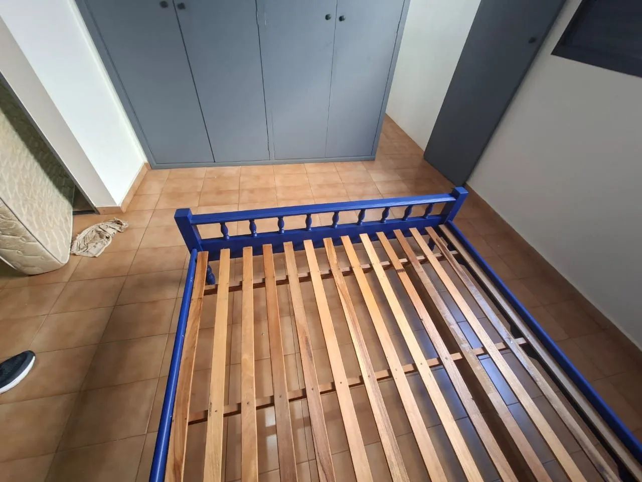 Cama de casal com 2 mesas de cabeceira - Foto 4