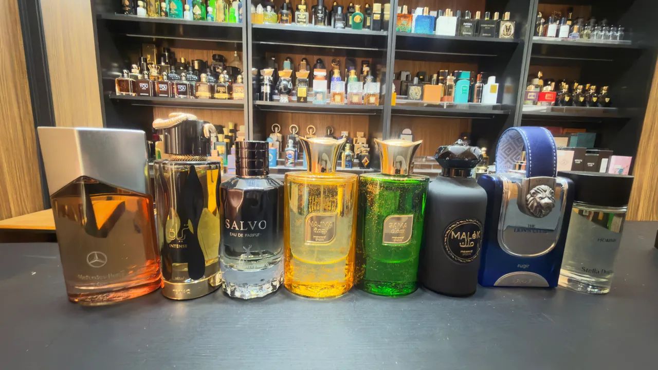 Lote com vários perfumes árabes 