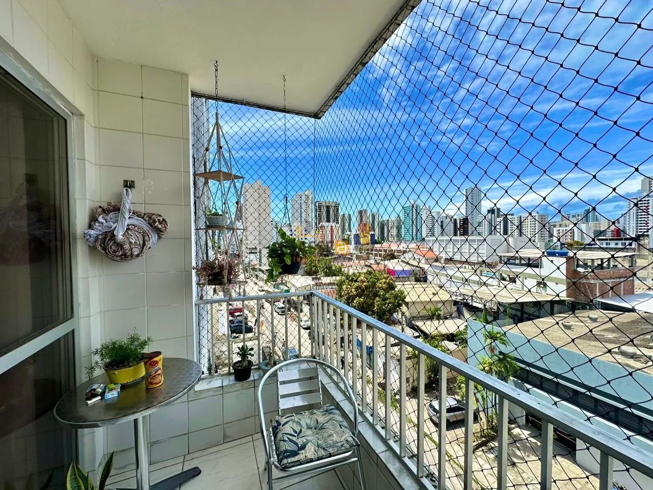 Apartamento Grande 4 Quartos com Varanda em Piedade